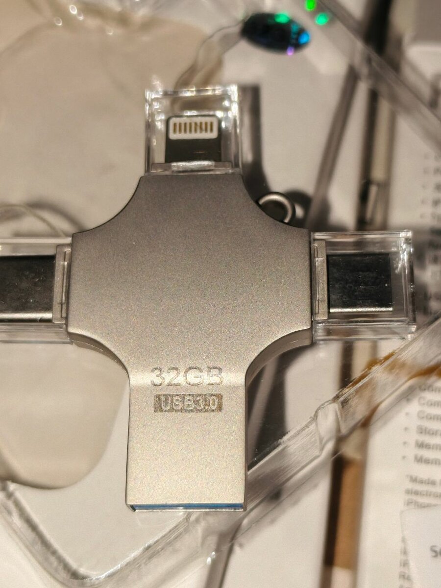Clé USB  32Gb - multifonctions