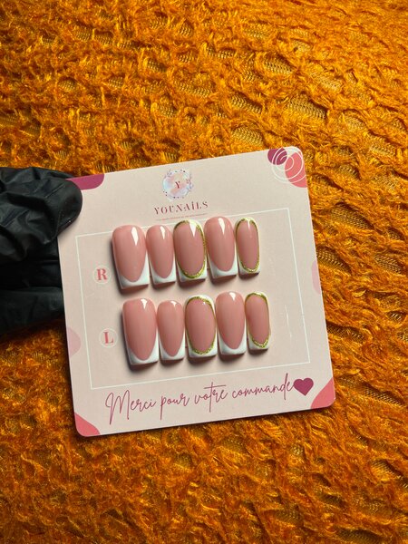 Ongles Pressés Nude Élégants
