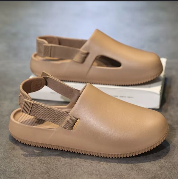 Nike unisex crocs