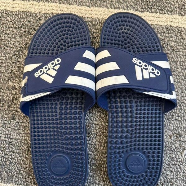 Adidas massager