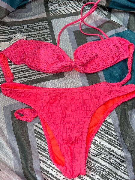 Bikini rose texturé