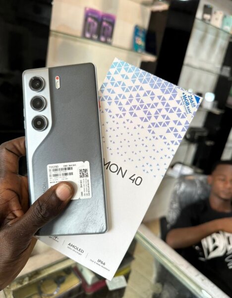 Camon 40 pro