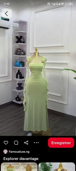 Robe longue élégante jaune or