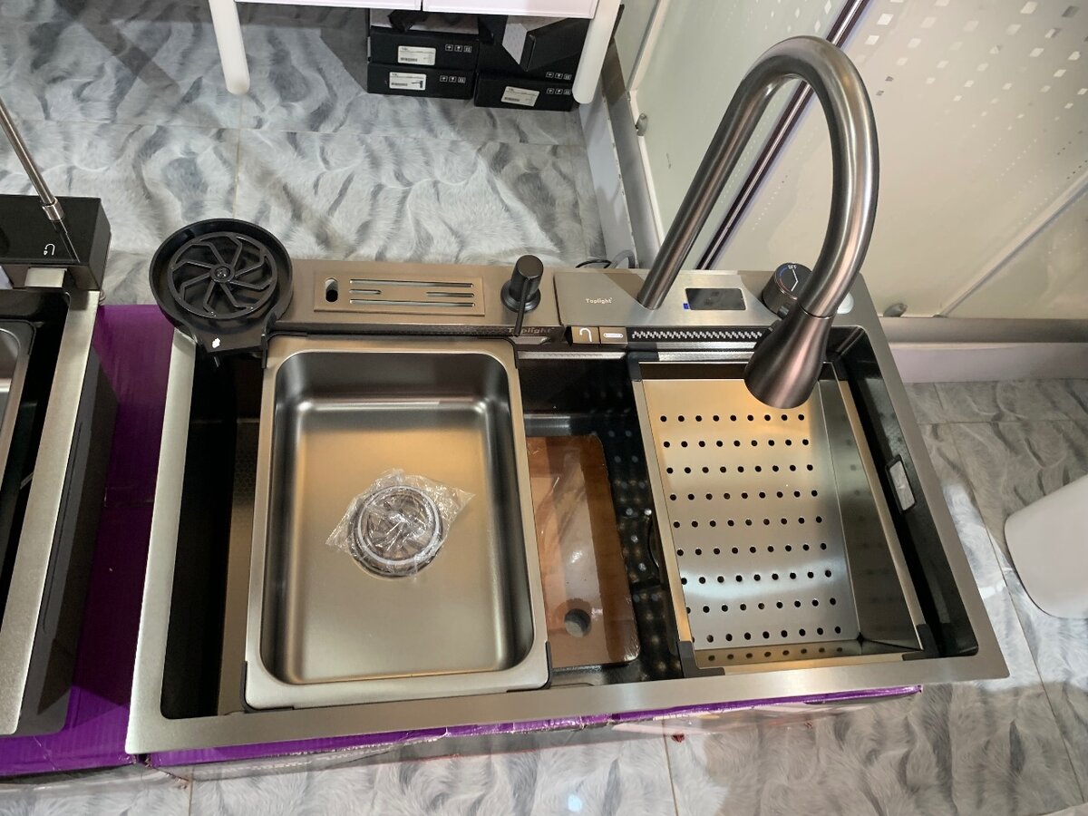 Kitchen sink
