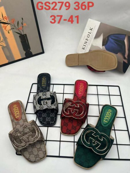 Ladies slippers