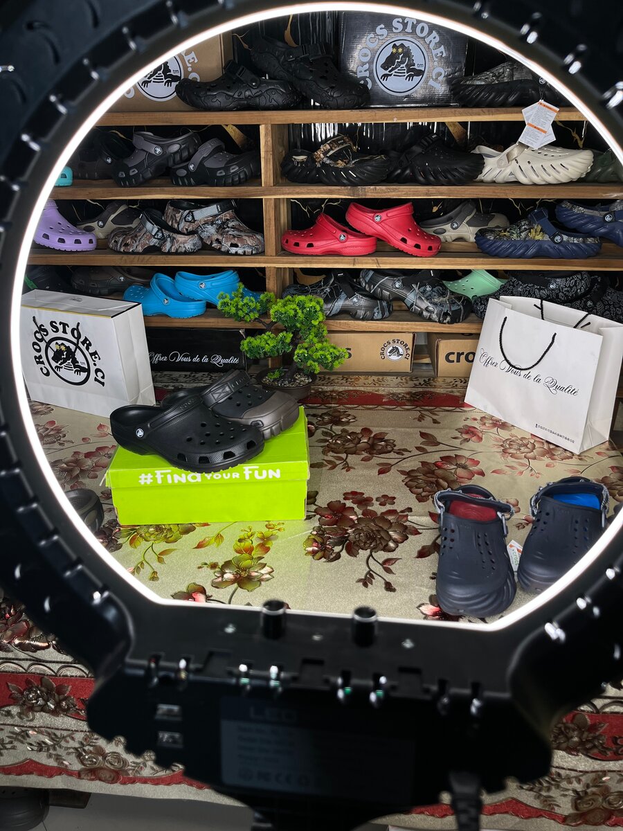 CROCS TOUS À 5000F