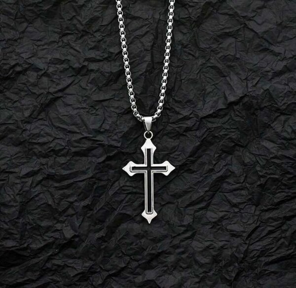 Collier croix en acier inoxydable