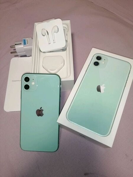 Iphone 11-128 GIG,64 GIG