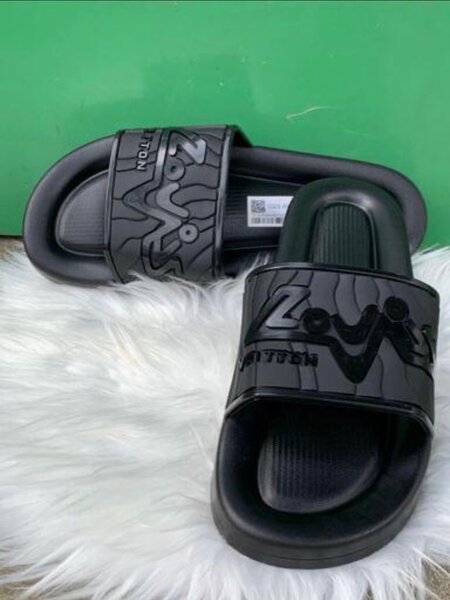 Louis Vuitton Easy Slippers