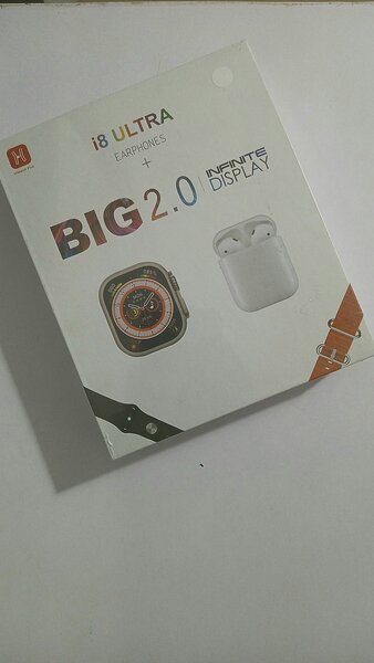 Montre connectée et écouteurs i8