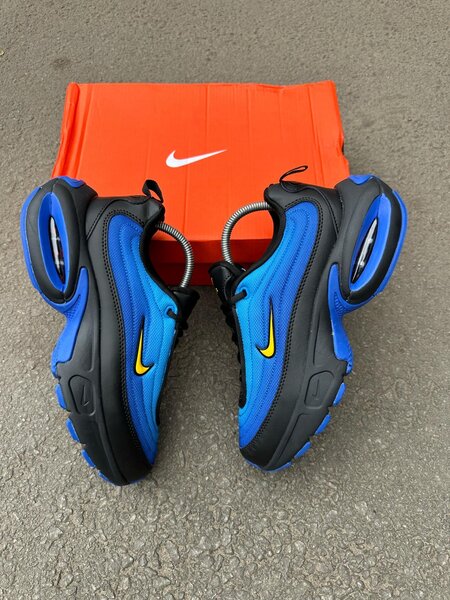 NIKE AIR
