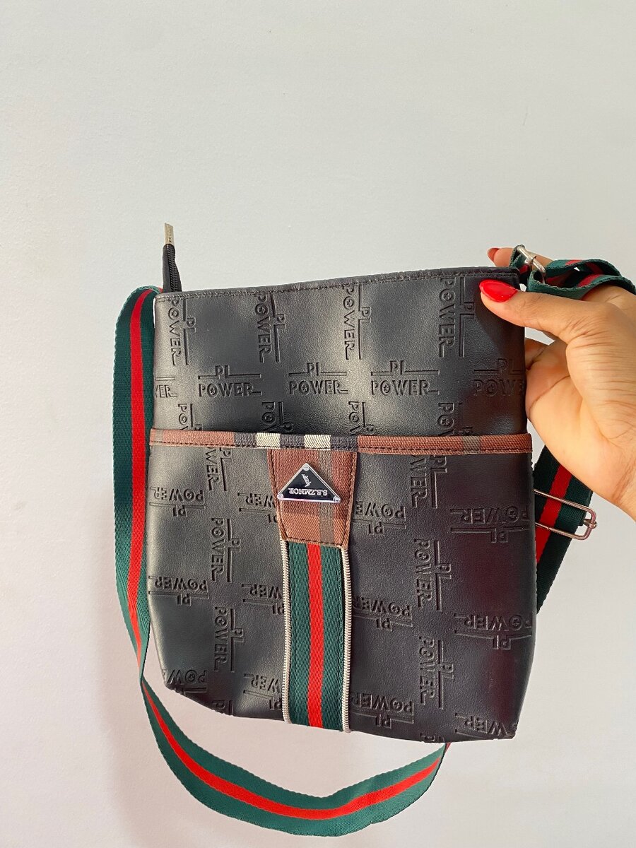 Cross shoulder bag