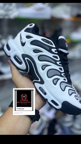 Basket Nike tn  drift authentique avec sa boîte