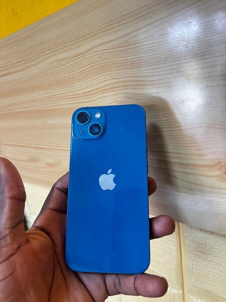 iPhone 13 simple
