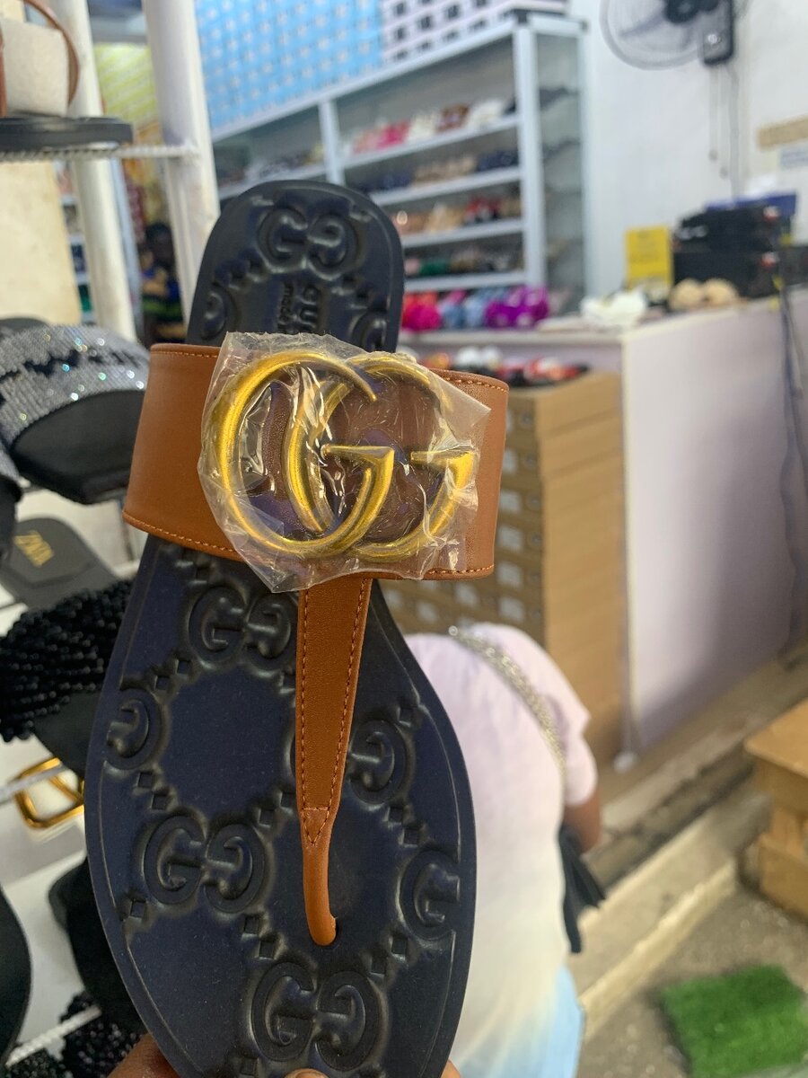 Ladies slippers