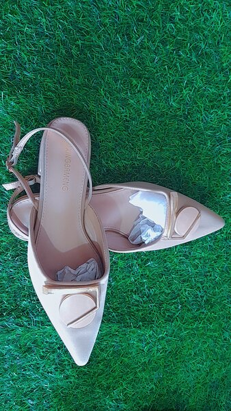 Flat half shoe