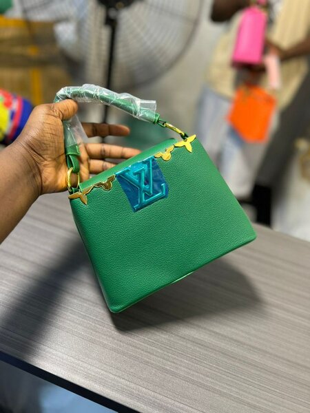 PETIT LV