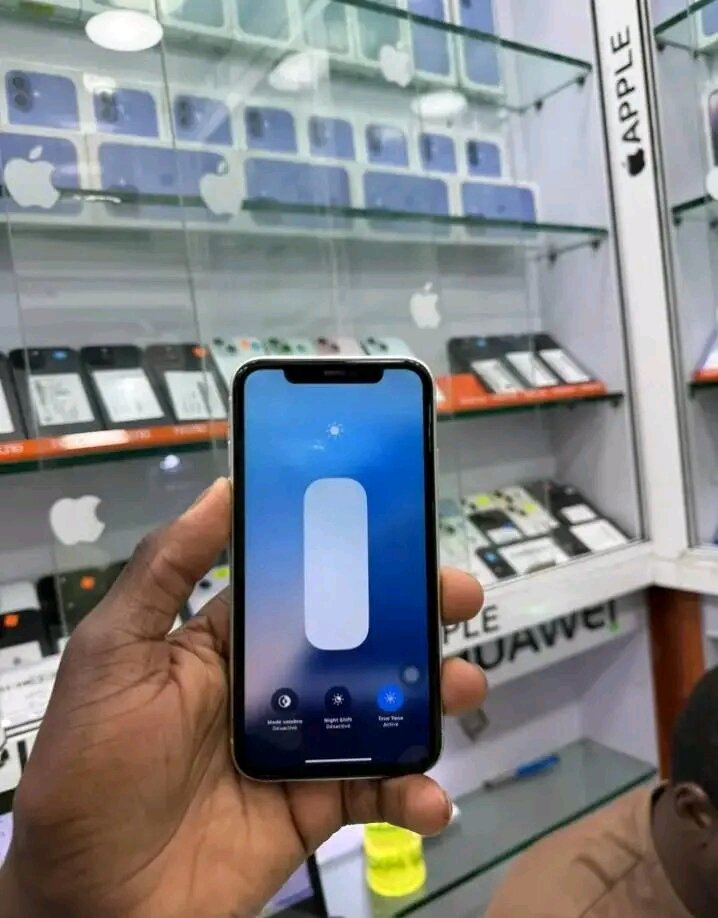 iPhone 11 blanc 64GB