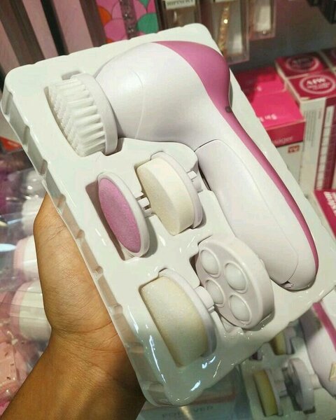 Face cleanser