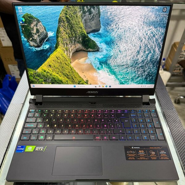 PC gigabyte aorus 15p i7 11th