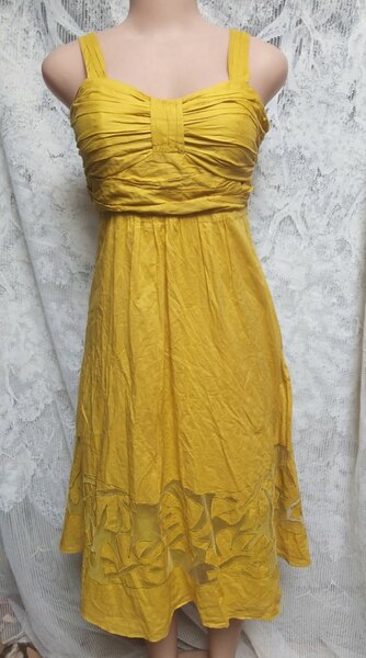 Robe d'été jaune élégant