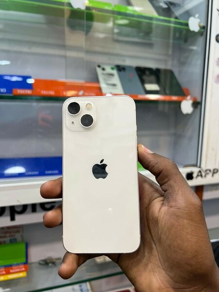 iPhone 13 simple