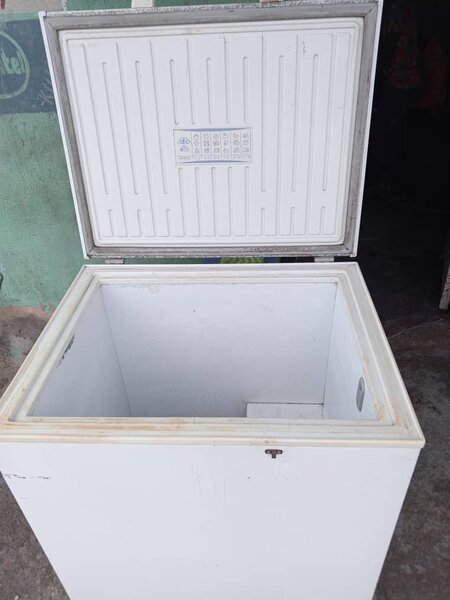 Deep freezer