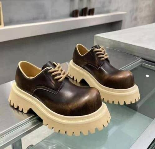 BALENCIAGA