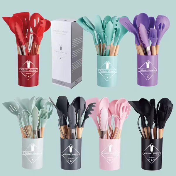 Ensemble d'ustensiles de cuisine colorés