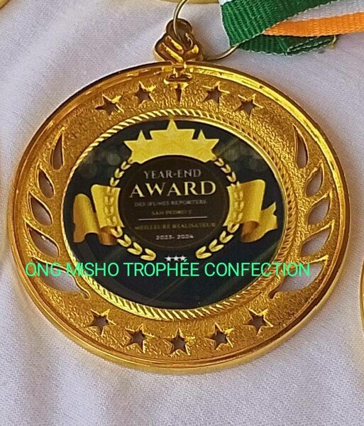 MÉDAILLE