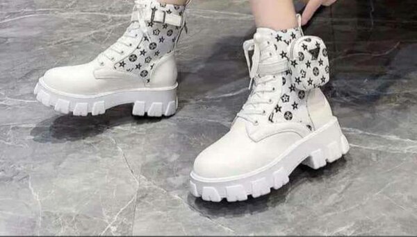 Chaussures importé