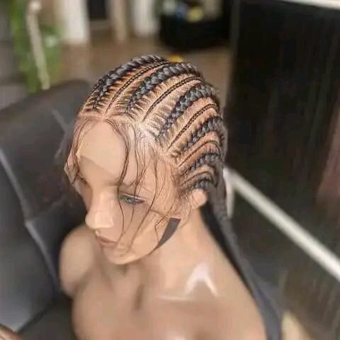 PERRUQUE EN TRESSE