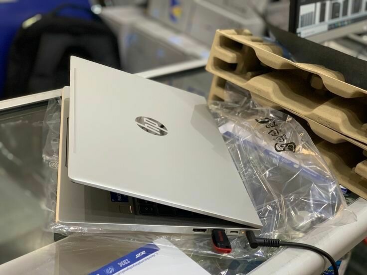 HP Probook 340 G8  Intel core i7 11th Gen 8GB  RAM 512GB SDD