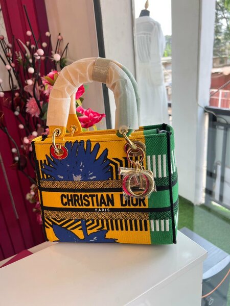 Hand bag