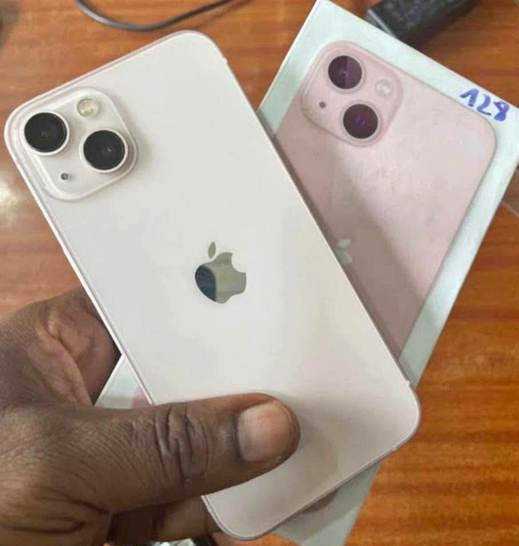 iPhone 13 simple