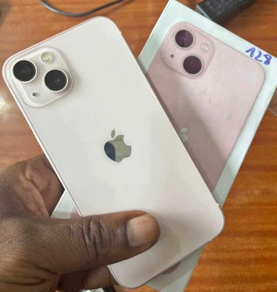 iPhone 13 simple