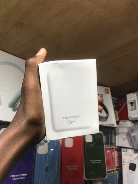 Battery MagSafe power