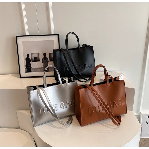 Leather tote bag