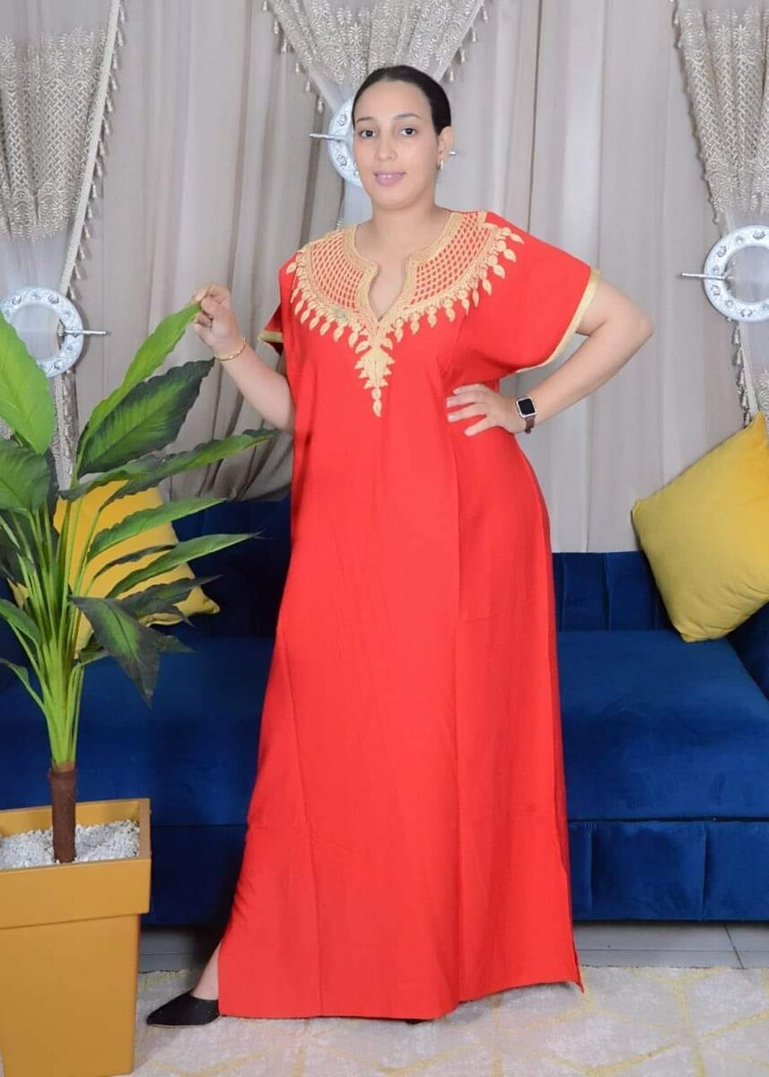 Boubou marcocain écarlate avec de l'or