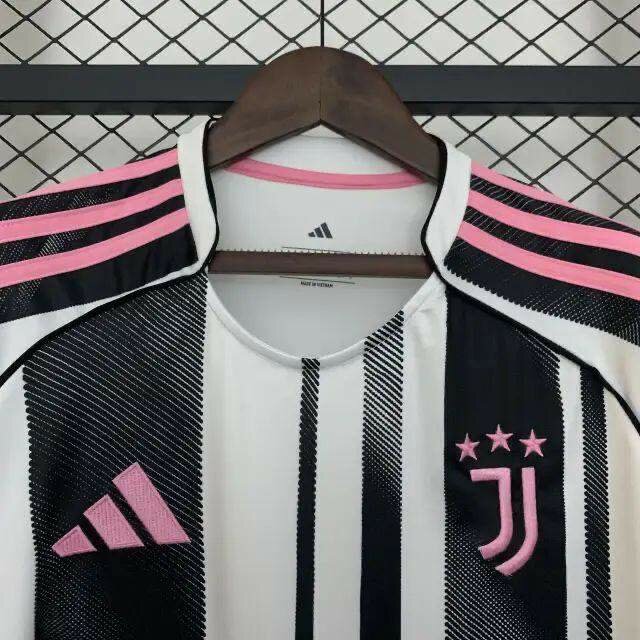 Maillot de football rayé noir et blanc