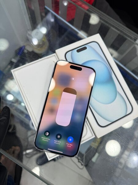 iPhone 15 simple