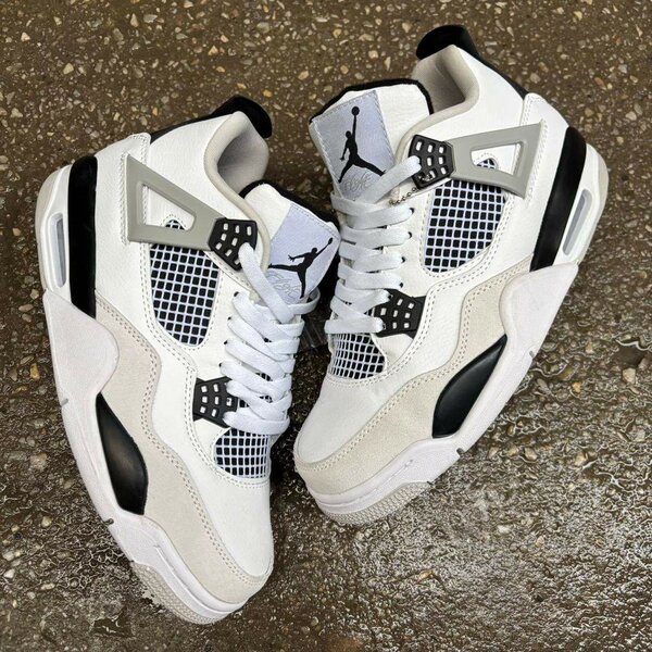 Jordan 4s