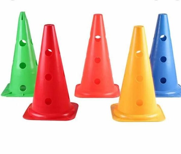 Cônes d'entraînement colorés