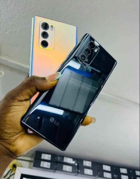 Smartphone LG Wing innovant