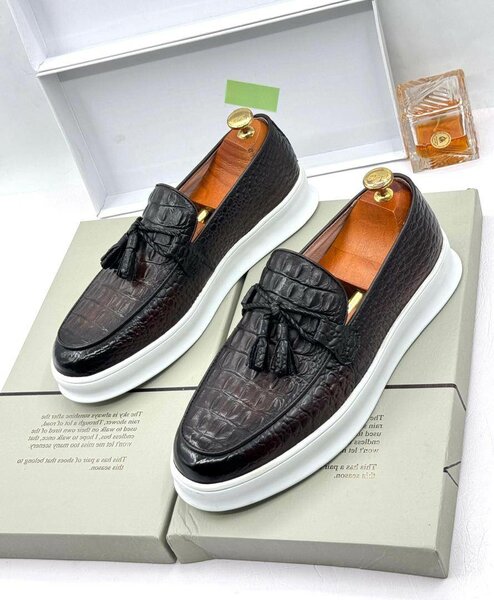 Dress shoes