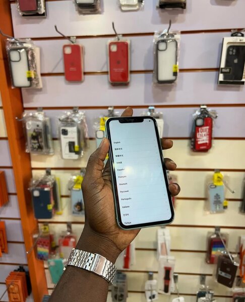 iPhone 11 64gig