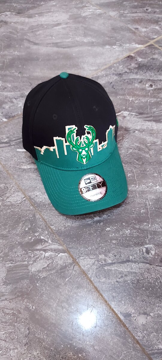 Casquettes neuves