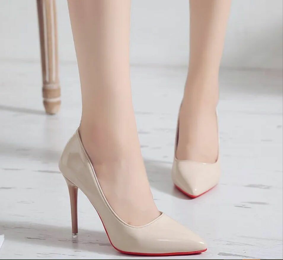 *RED BOTTOM HEEL*