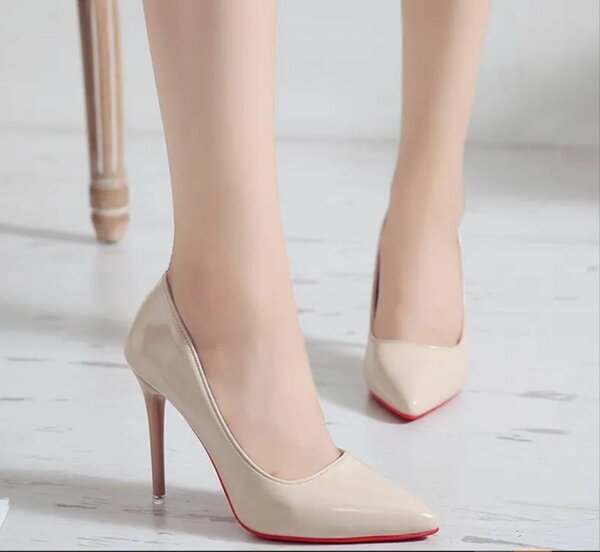 *RED BOTTOM HEEL*