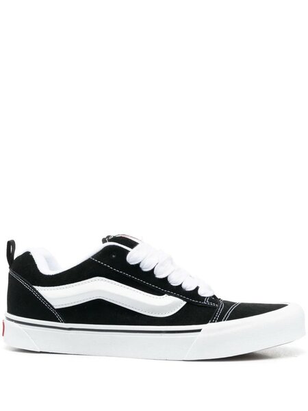 Chaussures de skate noires élégantes